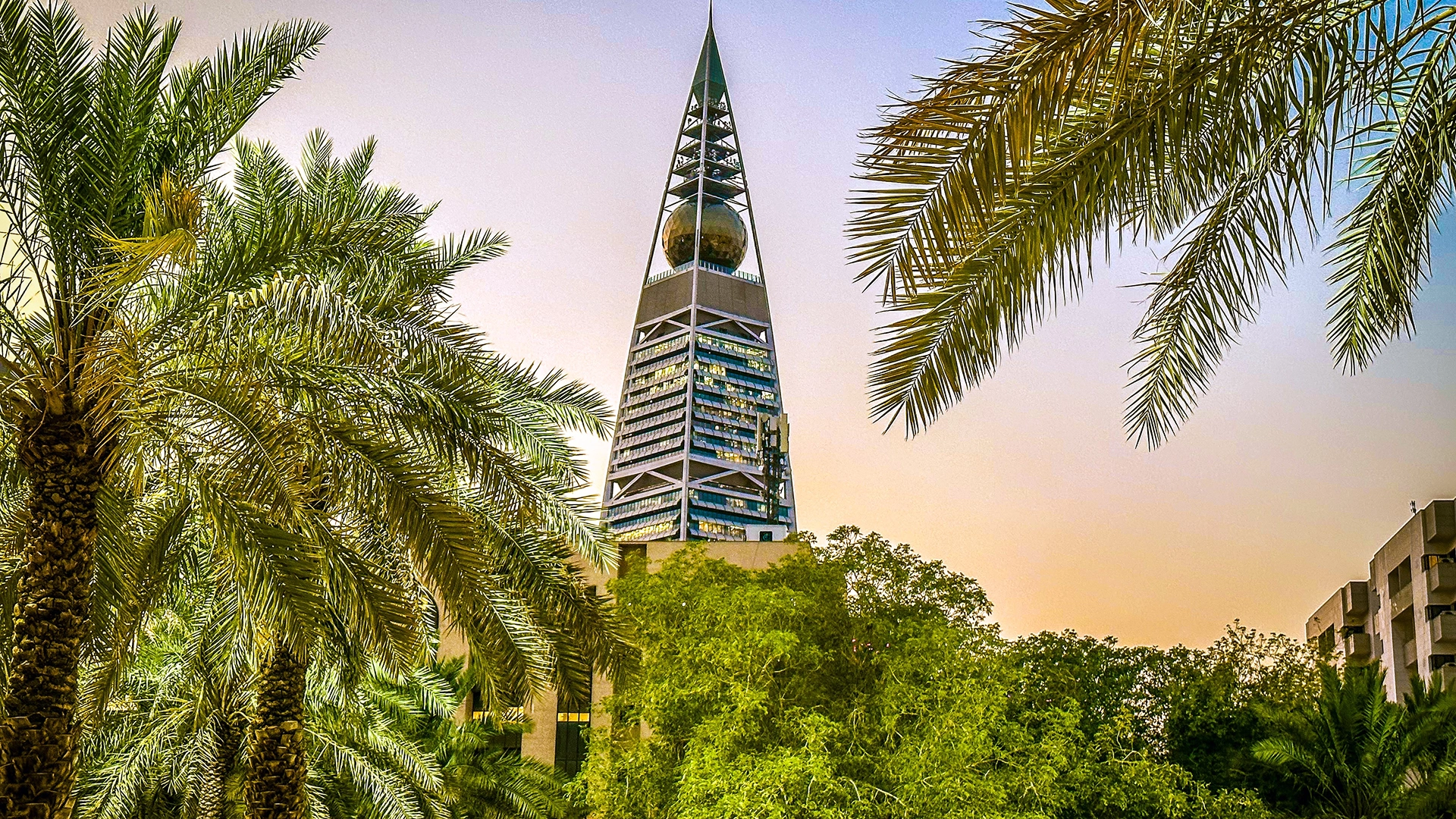 Picture of Al Faisaliah Tower in Riyadh, architectural art of towers and skyscrapers in the Kingdom of Saudi Arabia.